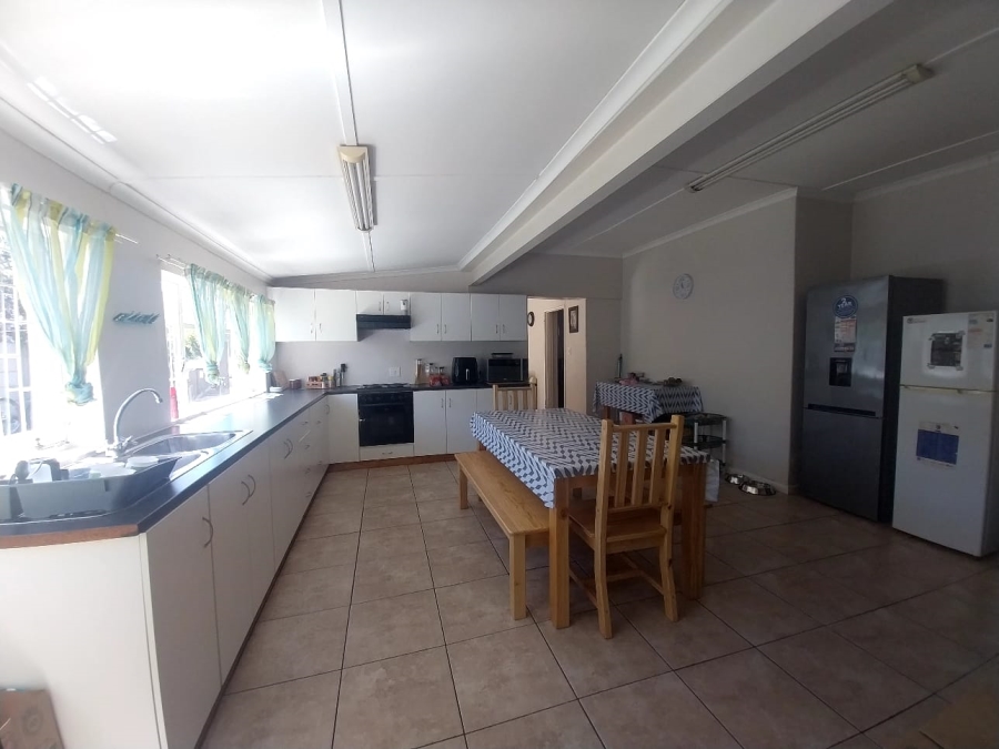 4 Bedroom Property for Sale in Rouxpark Western Cape